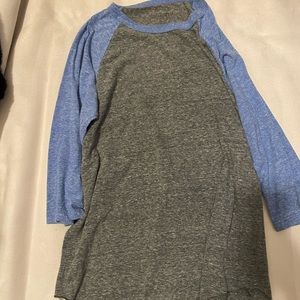 Mid sleeve buckle shirt